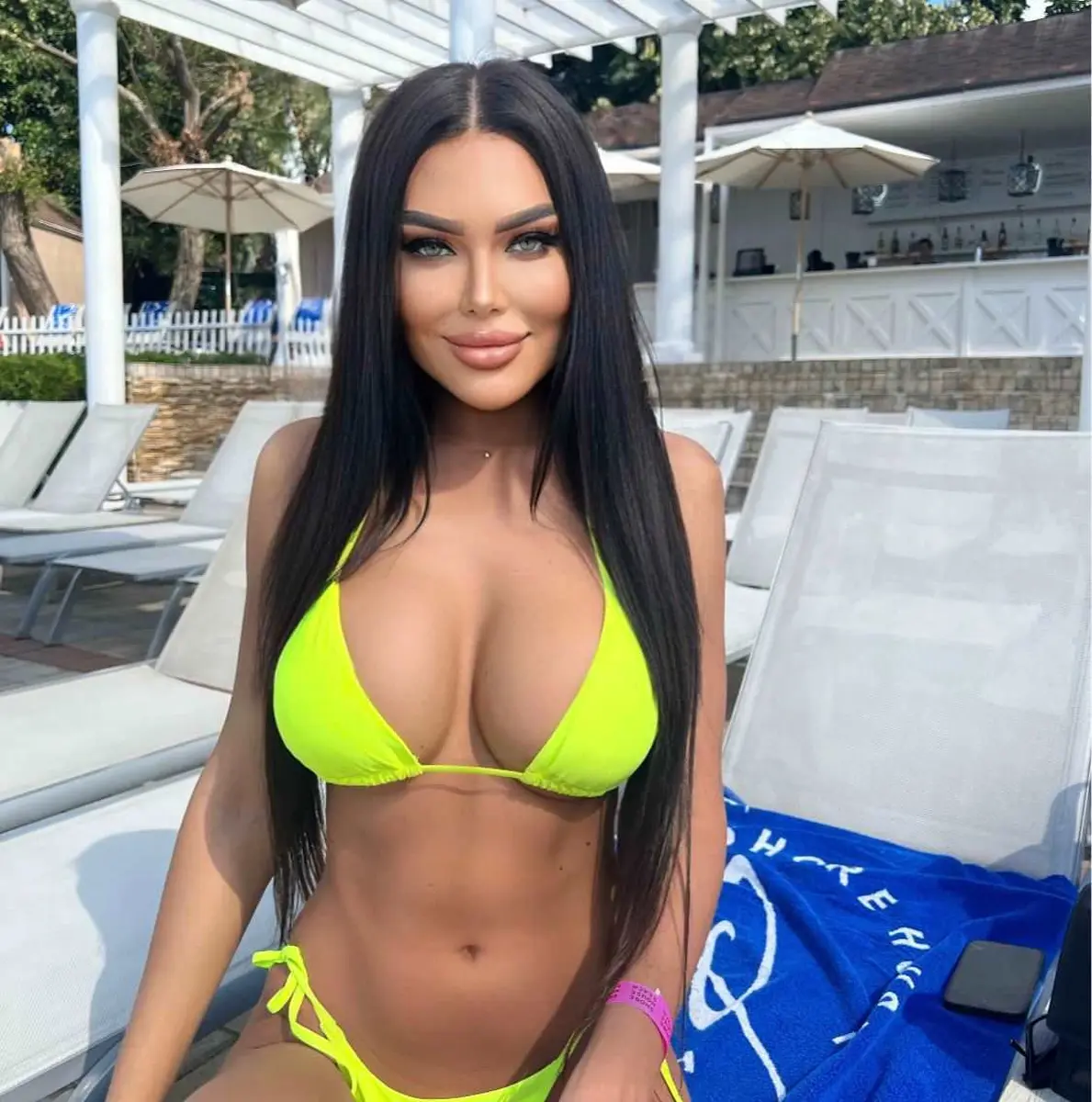 Бинна эскорт в городе Москва