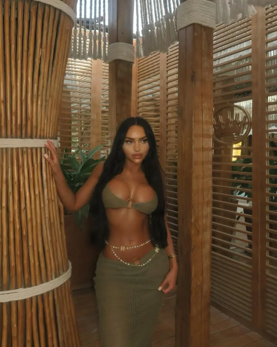 Элаити эскорт в городе Москва