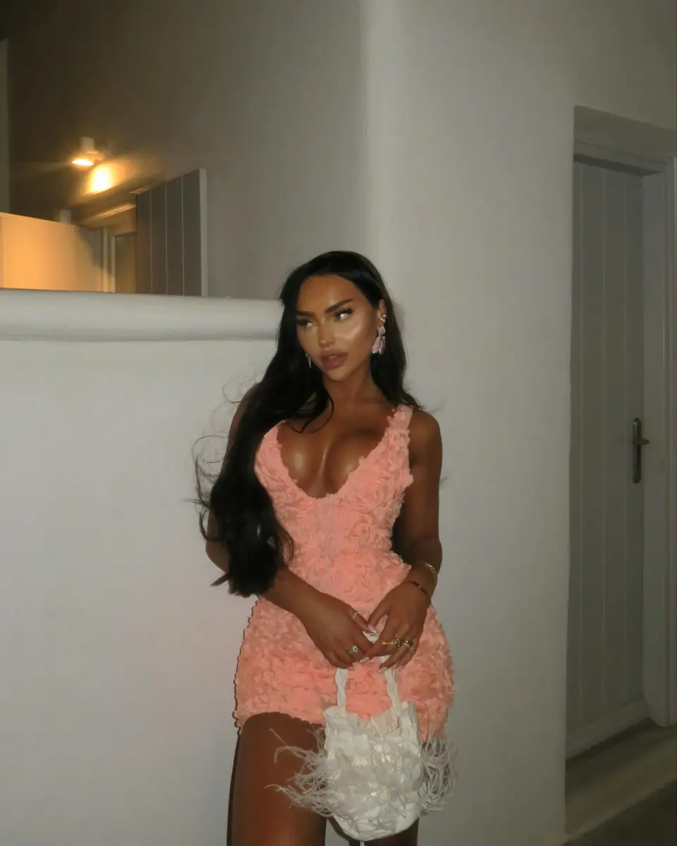 Элаити эскорт в городе Москва