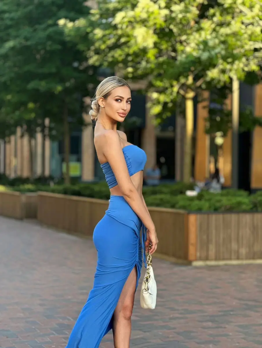 Искорка эскорт в городе Москва