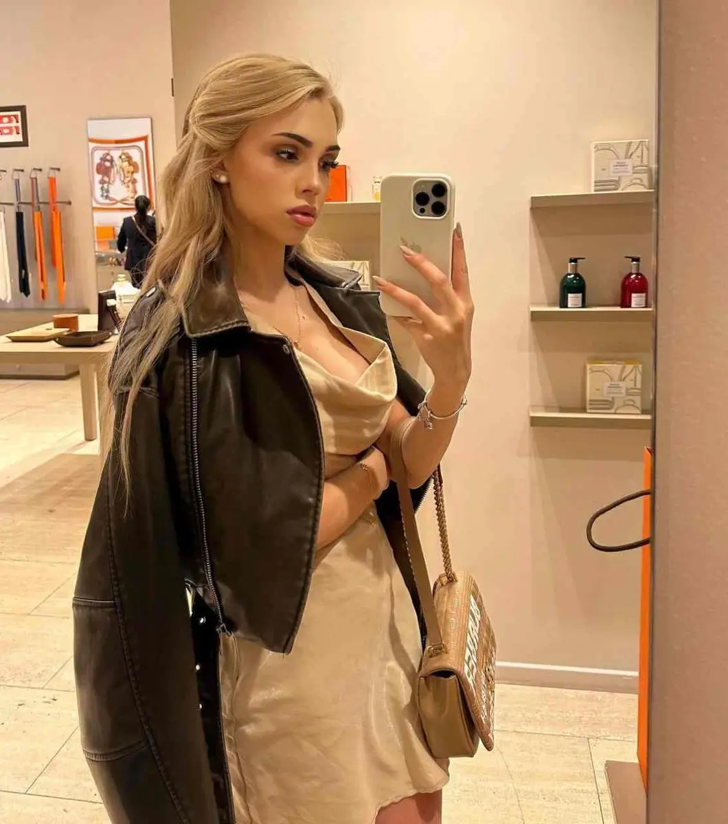 Лена эскорт в городе Москва