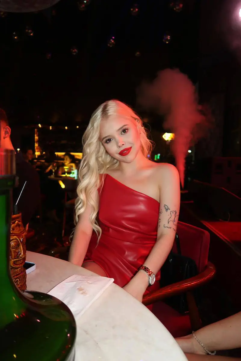 Шанни эскорт в городе Москва